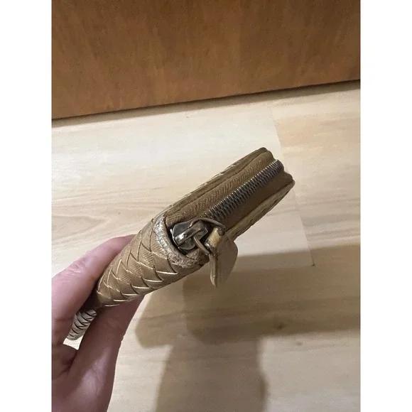 Bottega Veneta Gold Intrecciato Leather Zip Around Wallet Metallic Shiny - Picture 4 of 15